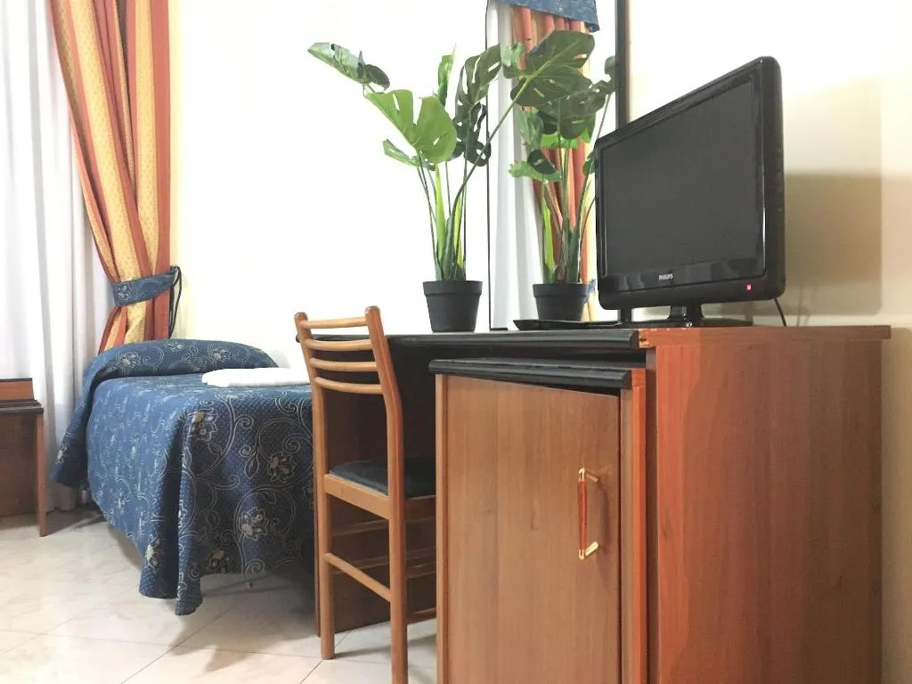 Room, Hotel Positano, Naples