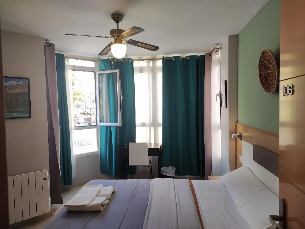 DOUBLE WITH DOUBLE BED Room, Habitaciones Barra89, Valencia