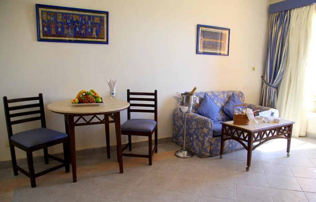 FAMILY ROOM POOL VIEW Room, Magawish Village & Resort, Red Sea Riviera