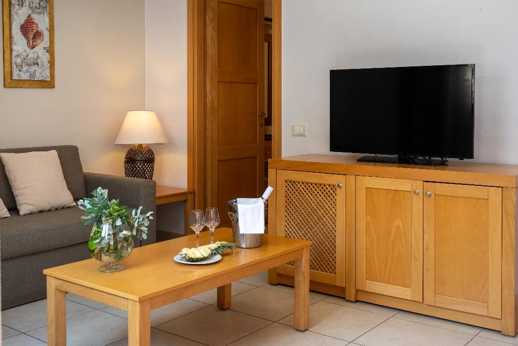 SUITE WITH PRIVATE POOL Room, Miramare Resort & Spa, Crete