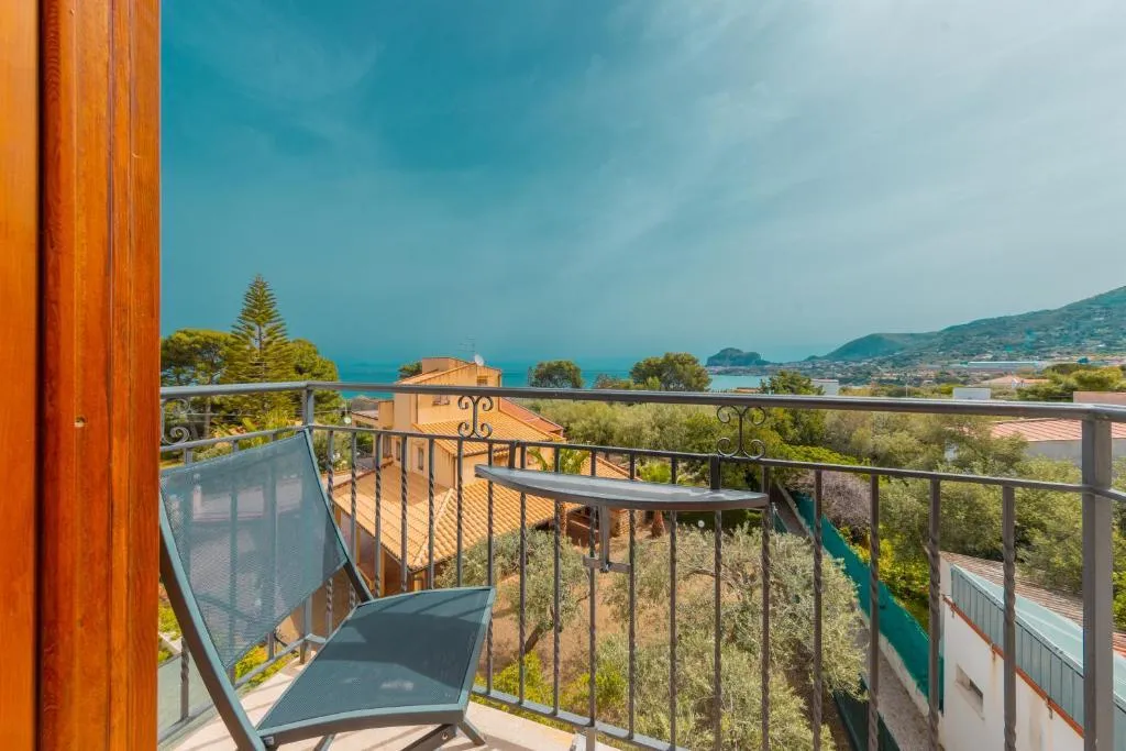TRIPLE CLASSIC Room, Baia del Capitano, Palermo