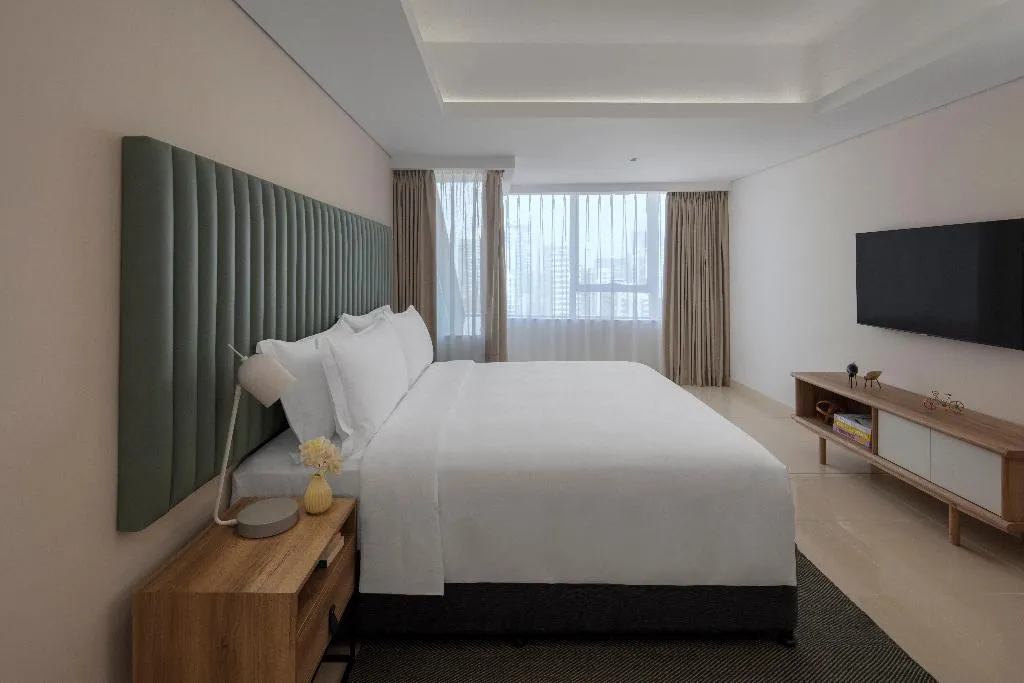SUITE CITY VIEW KING BED Room, Staybridge Suites Dubai Internet City, Dubai