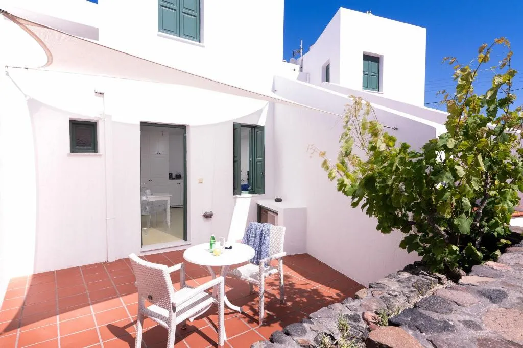 Terrace, Avant Garde Suites, Santorini