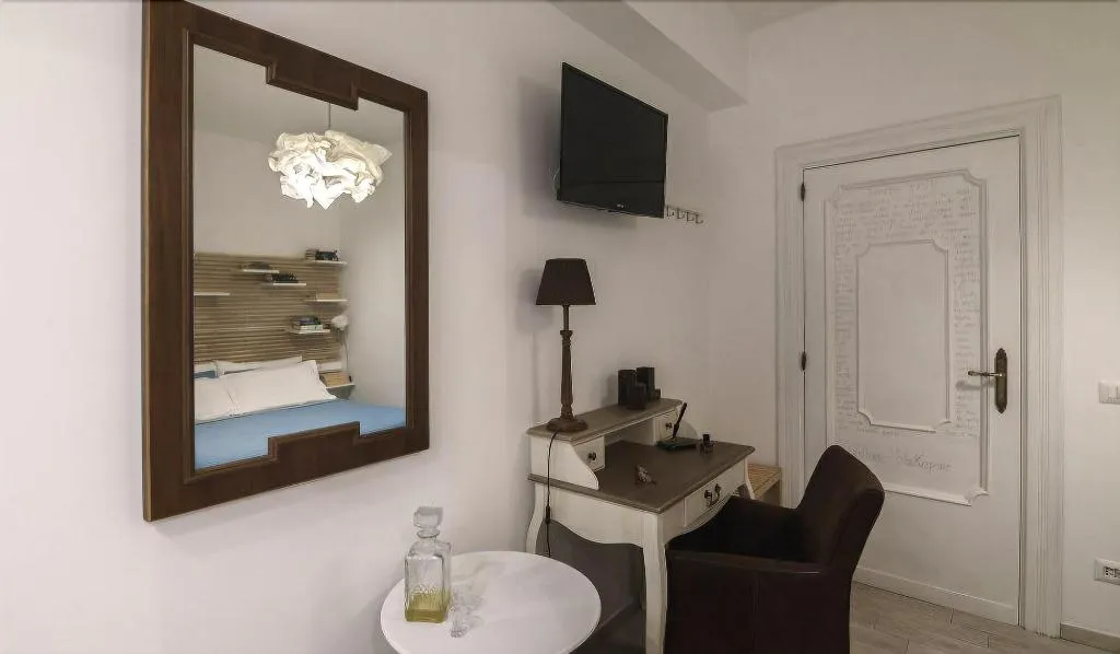 Room, B&B Room of Arts, Naples