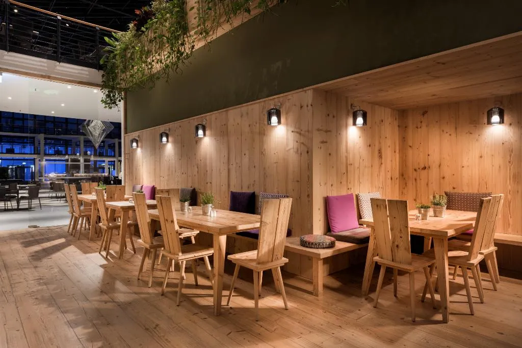 Restaurant, Estrel Hotel Berlin, Berlin