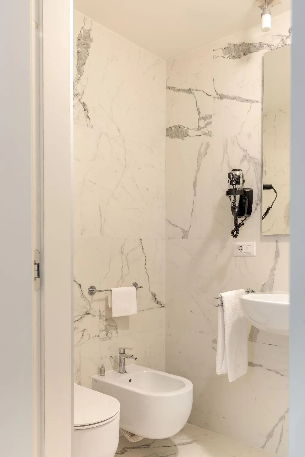 SINGLE STANDARD Room, Sanpi Milano, Milan