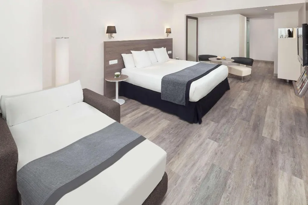 FAMILY ROOM STANDARD Room, Melia Lebreros, Seville