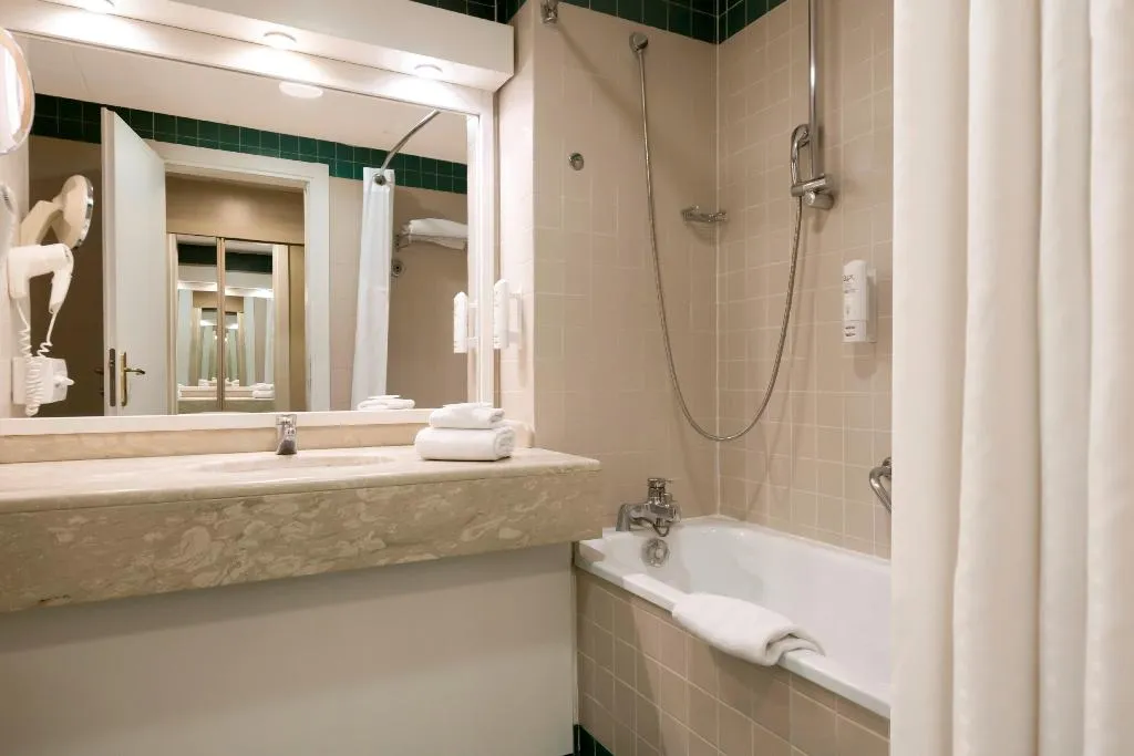 TWIN STANDARD Room, Holiday Inn Naples, Naples
