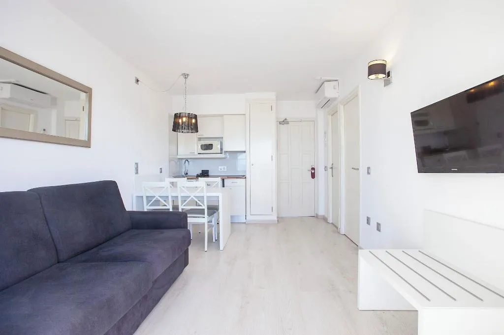 Room, Sand Beach Apartments, Majorca