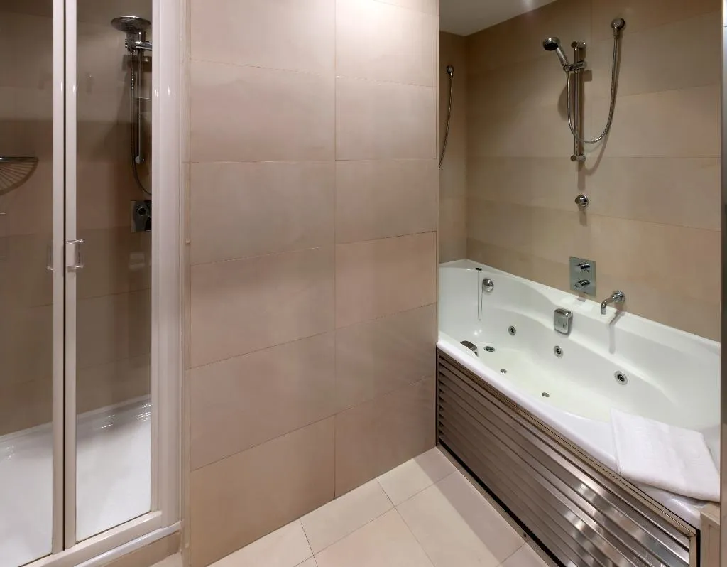 JUNIOR SUITE STANDARD Room, NH Collection Sevilla, Seville