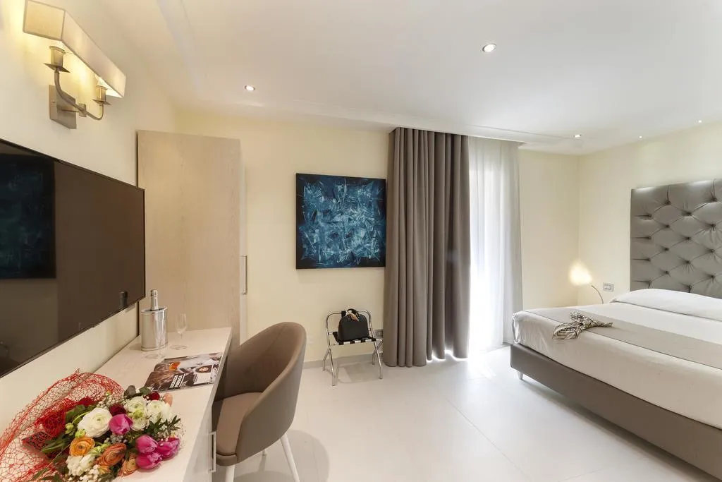 JUNIOR SUITE STANDARD Room, Palazzo Tritone, Naples