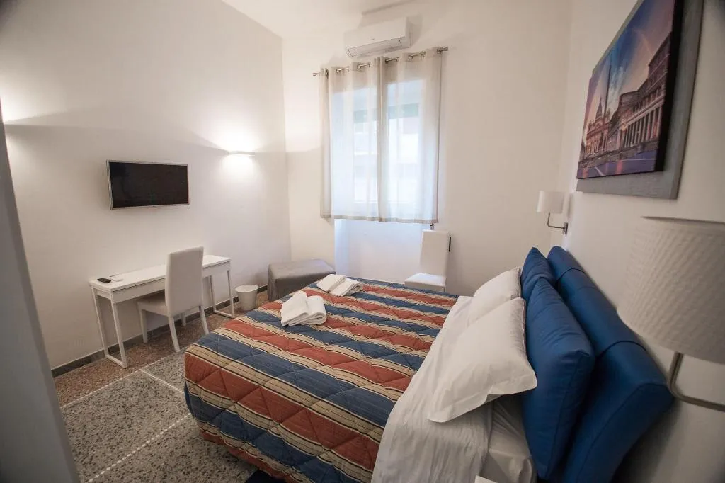 Room, Desiderio Di Roma, Naples