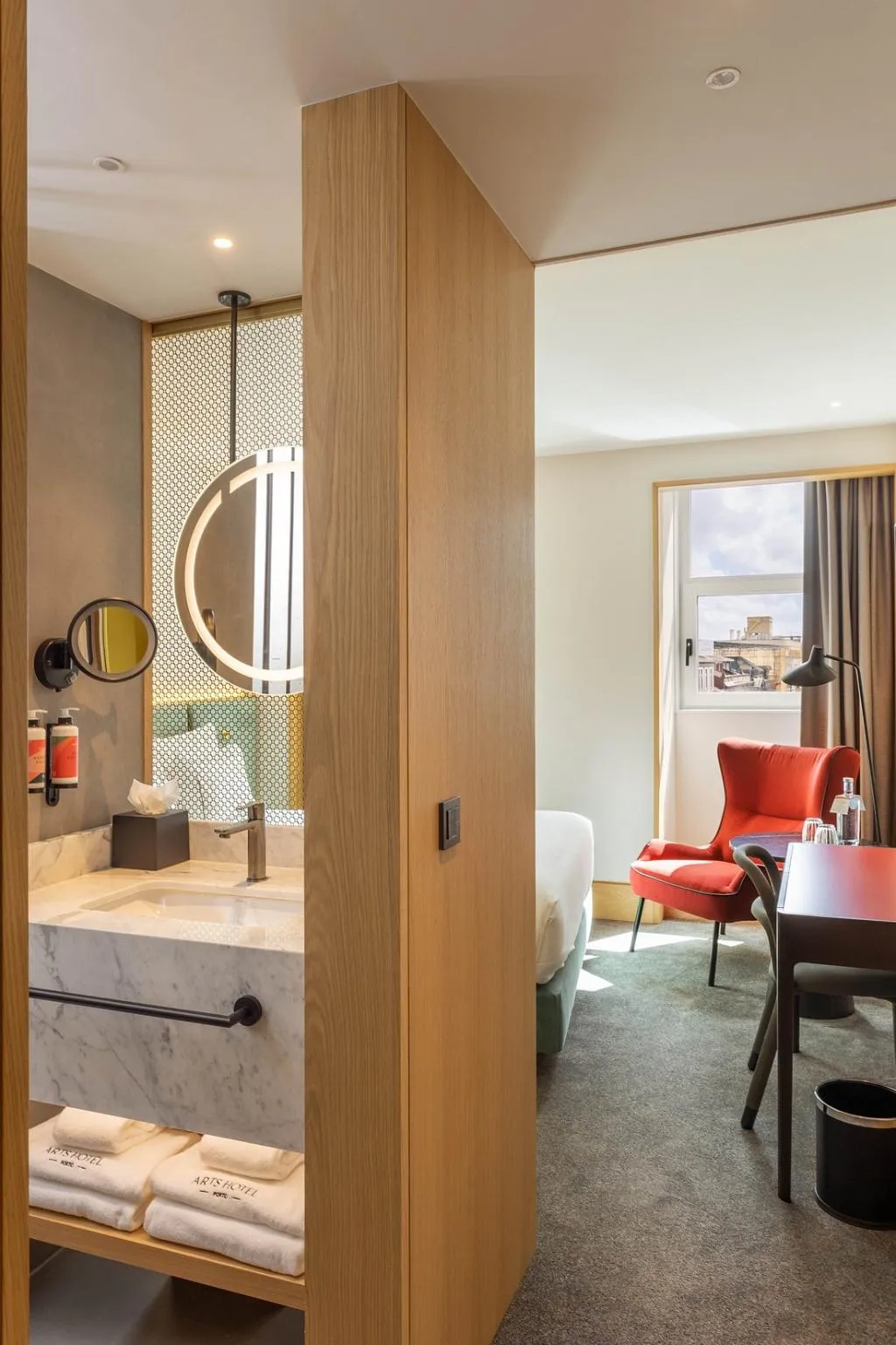 Room, Arts Hotel Porto, Tapestry Collection By Hilton, Porto