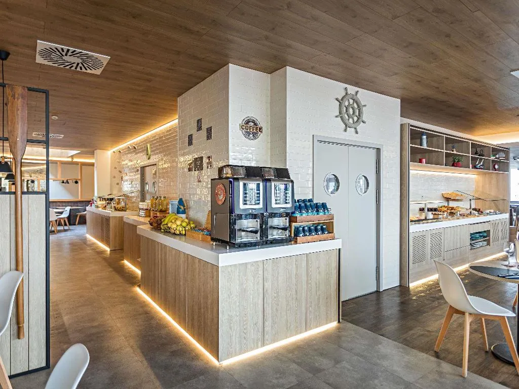 Restaurant, Ibis Styles Lisboa Centro Liberdade NE, Lisbon