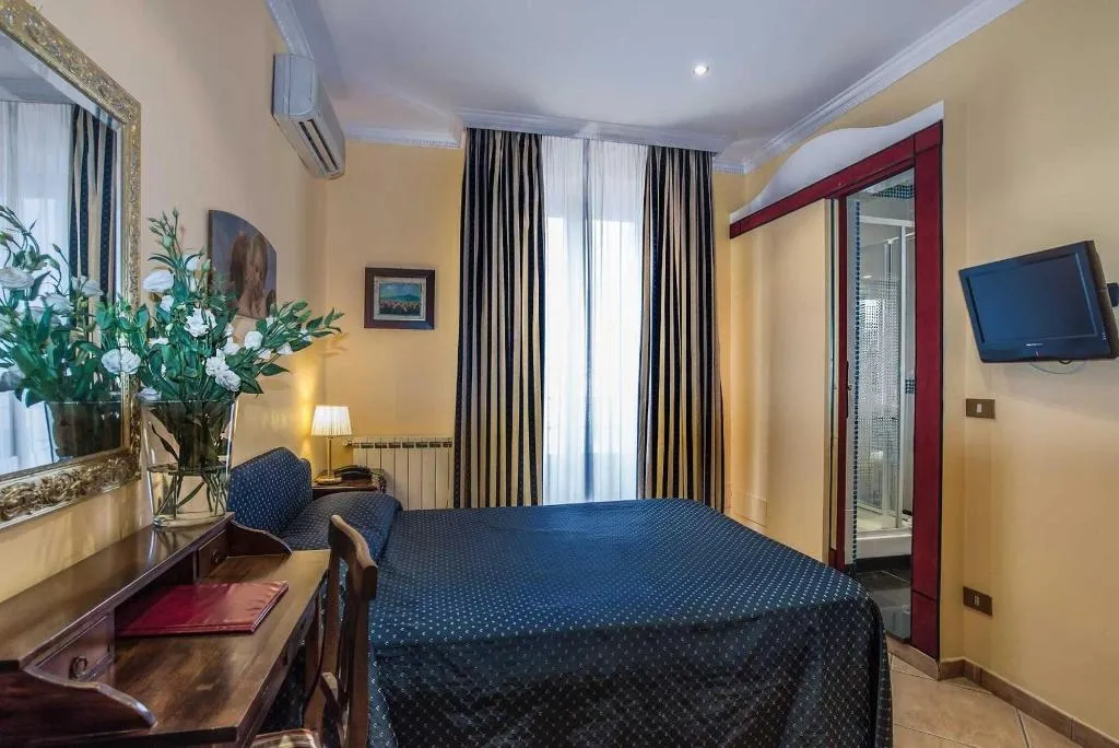 Room, Hotel Caracciolo, Naples
