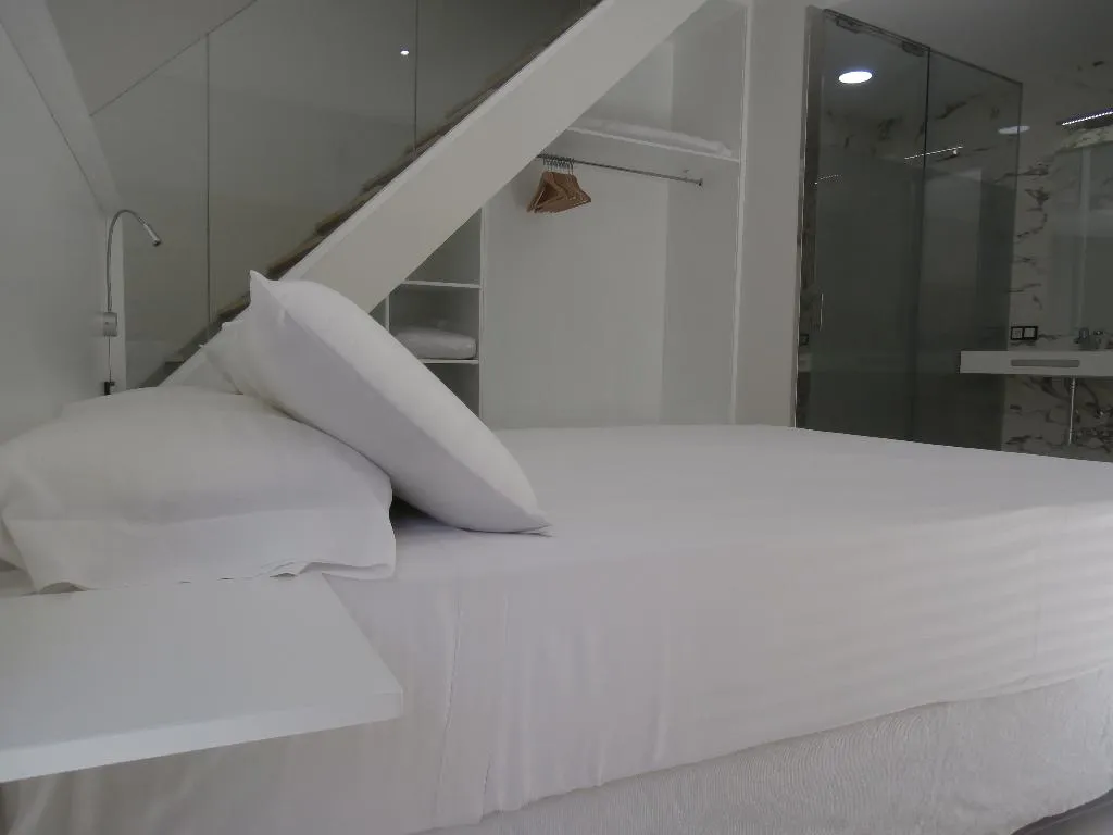 APARTMENT DUPLEX Room, Sacristia de Santa Ana, Seville