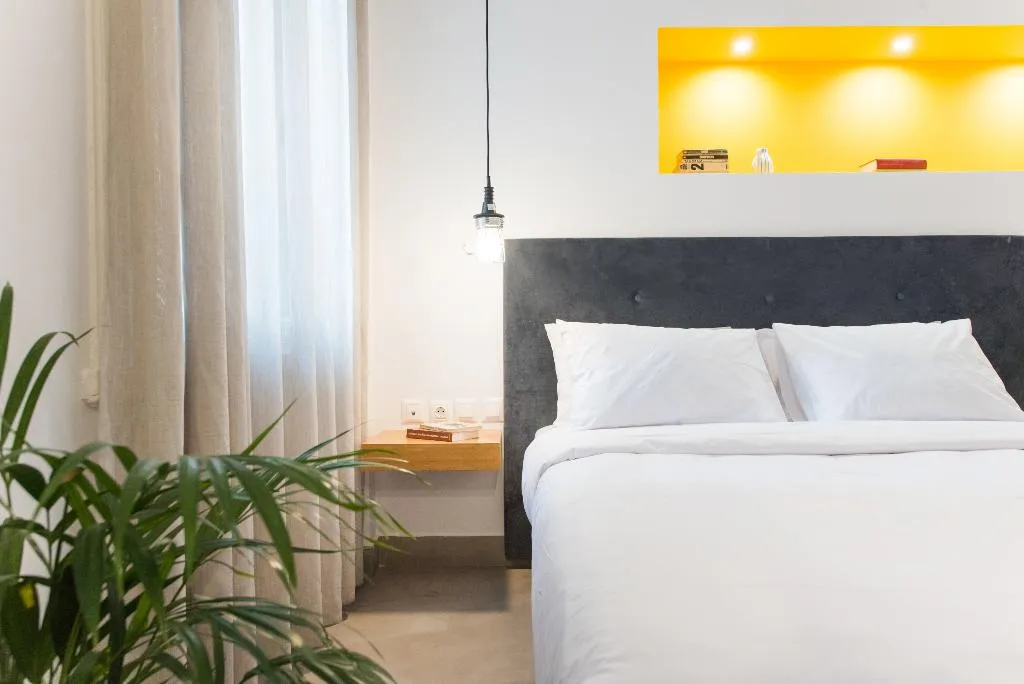 Double or Twin WITH BALCONY Room, MONK Monastiraki Suites, Athens