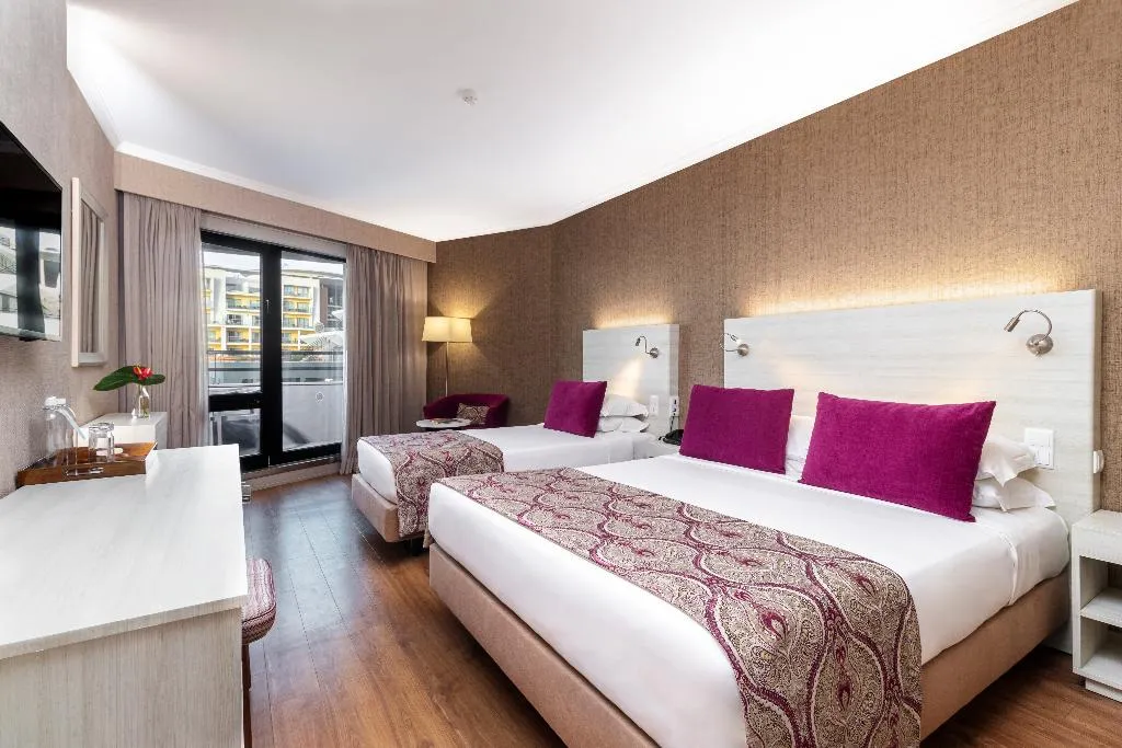 TRIPLE SIDE SEA VIEW Room, Enotel Lido All Inclusive, Madeira