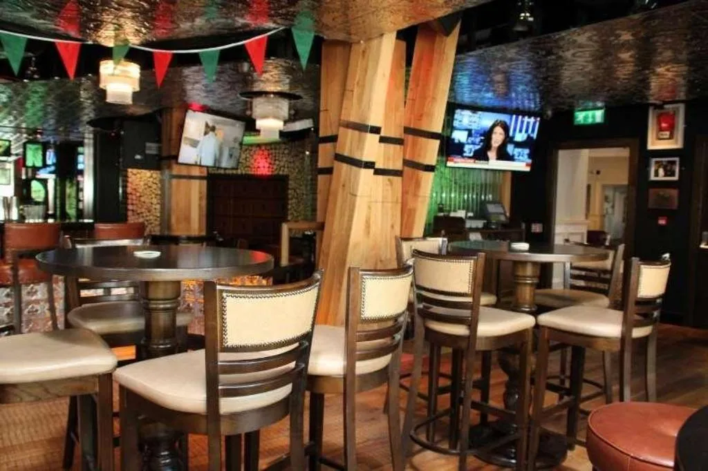 Bar, The Royal Hotel and Merrill Leisure Club, Dublin