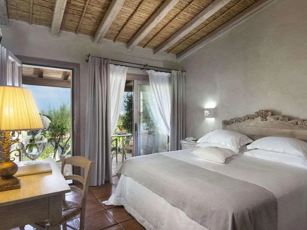 Room, Hotel Li Finistreddi, Olbia