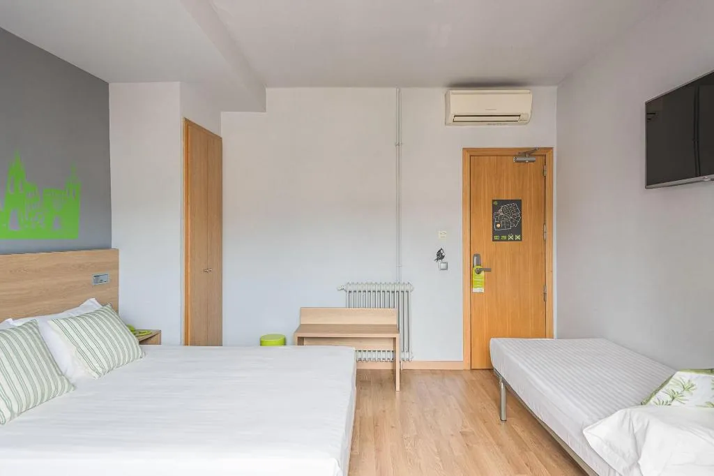 Room, Erba By Pillow, Costa Brava