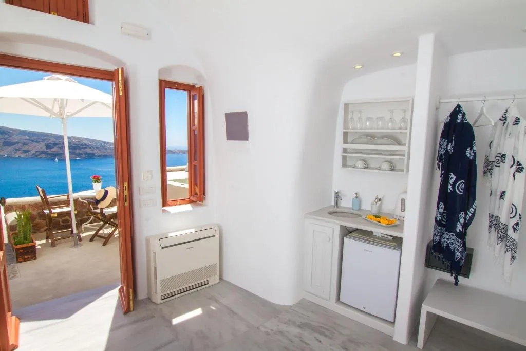 CAVE SEA VIEW Room, Oia Mare Villas, Santorini