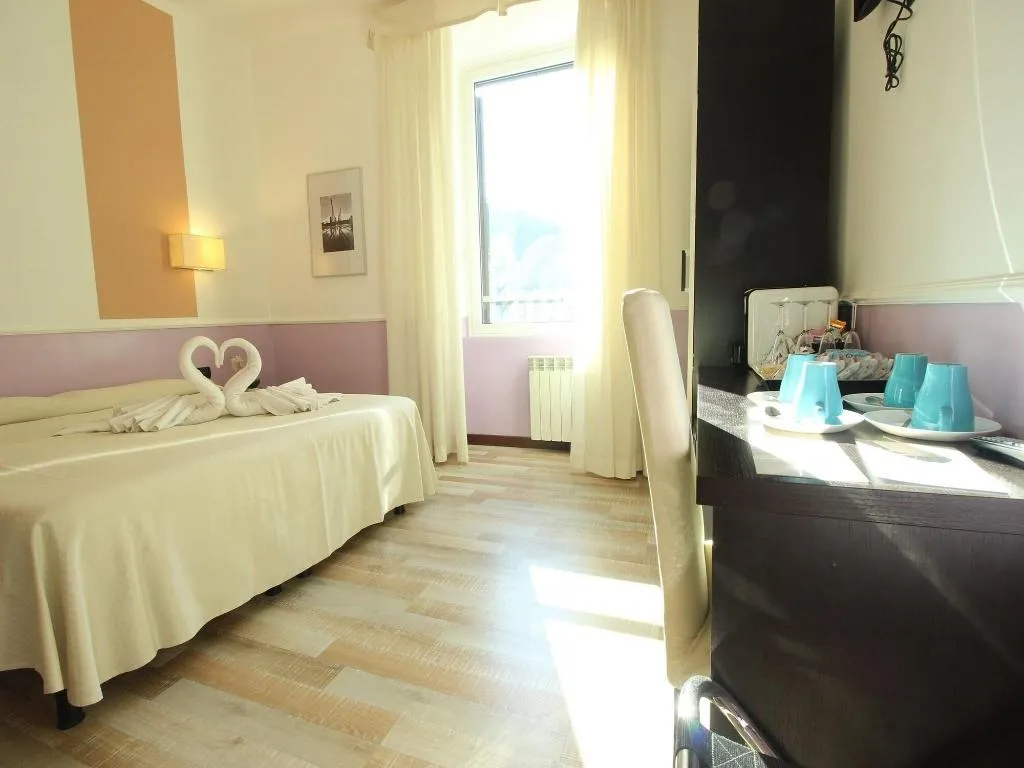 Room, Few Steps From Colosseum, Naples