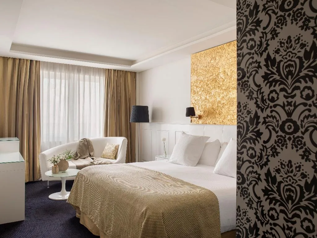 DOUBLE PREMIUM Room, Hotel Colón Gran Meliá, Seville