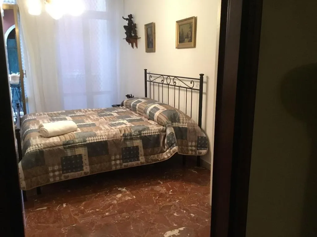 Room, Venice Sun Apartment And Rooms, Venice