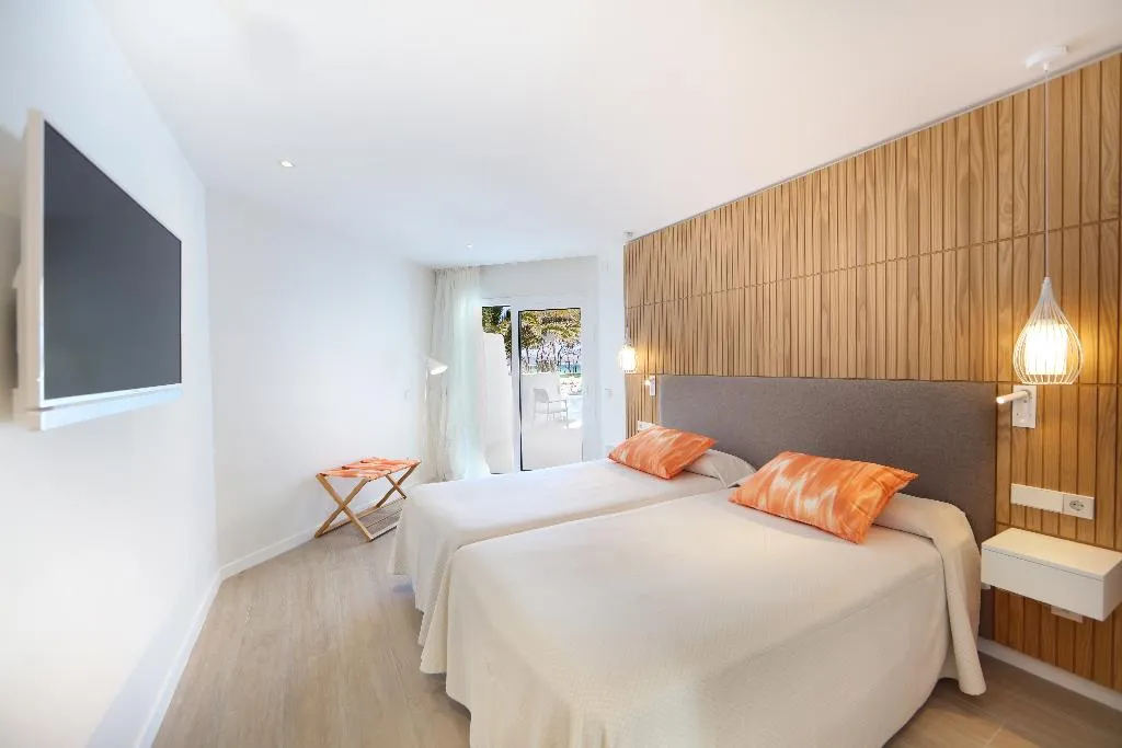 Double or Twin POOL VIEW Room, Iberostar Waves Playa de Muro, Majorca