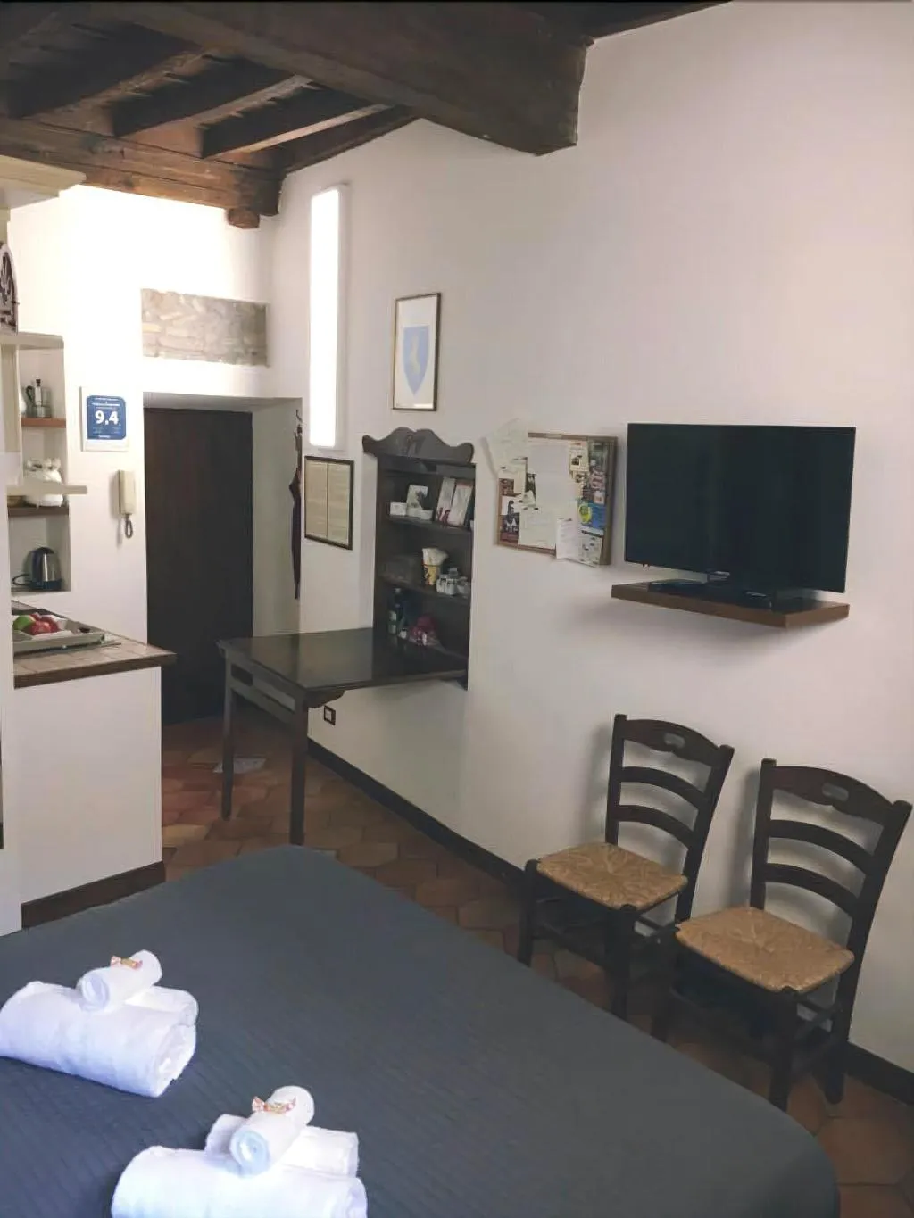 Room, Pettinary Village, Rome