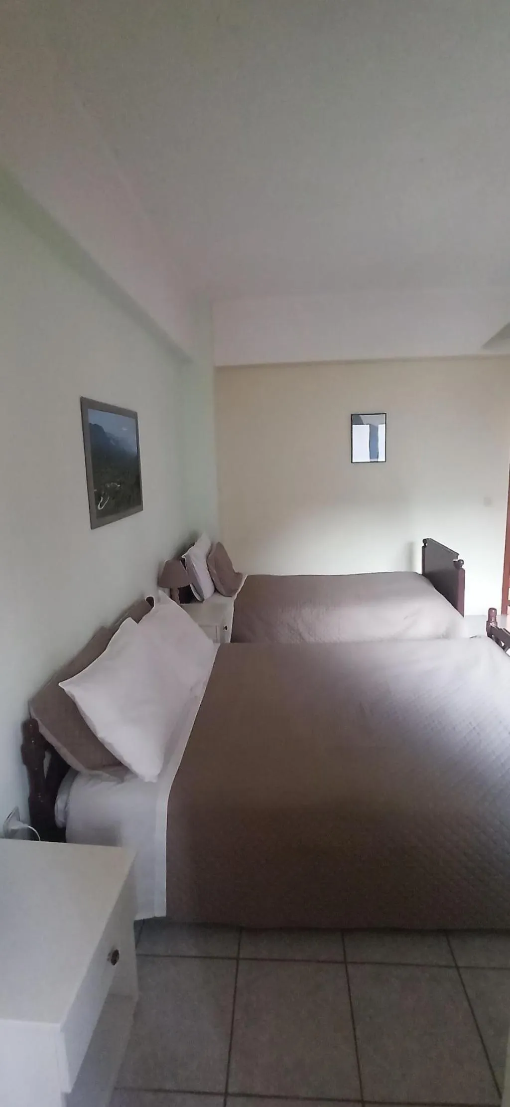 Room, Windy Place, Crete