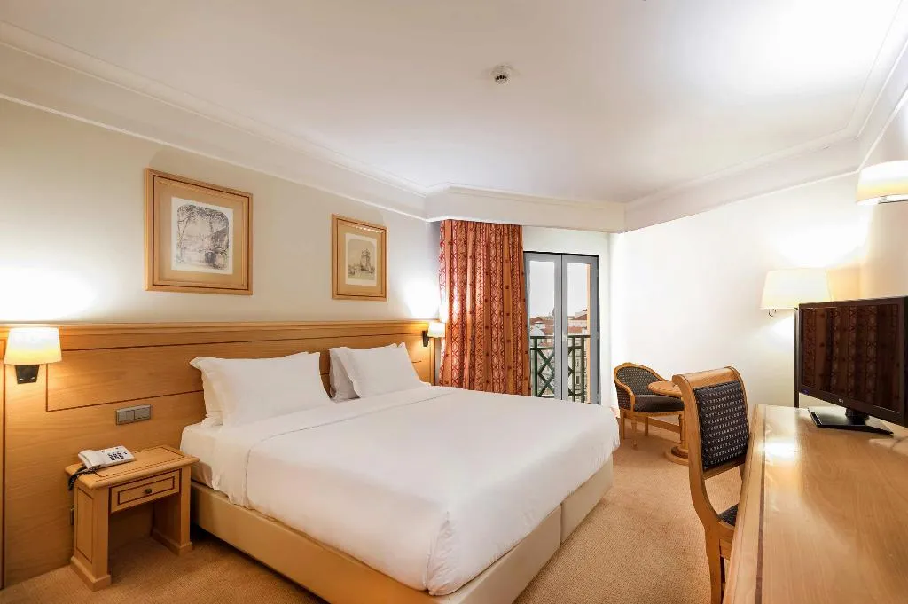 DOUBLE STANDARD Room, Real Palacio, Lisbon