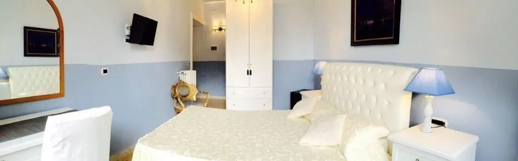 Room, Charme Holidays Colosseum, Naples