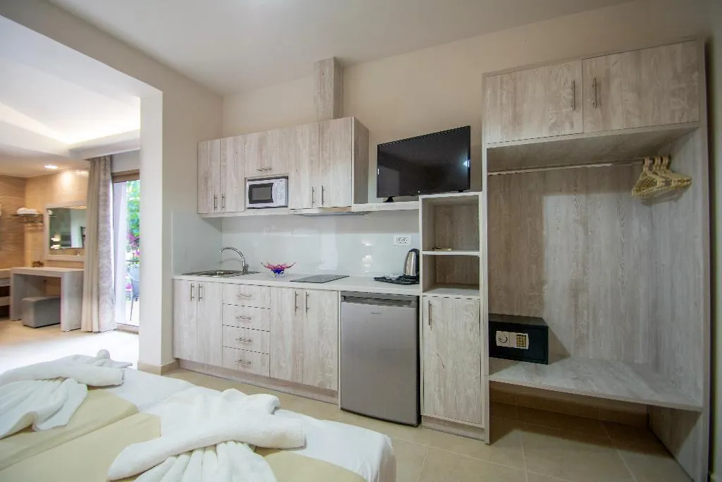 JUNIOR SUITE STANDARD Room, Paradise Apartments, Zante
