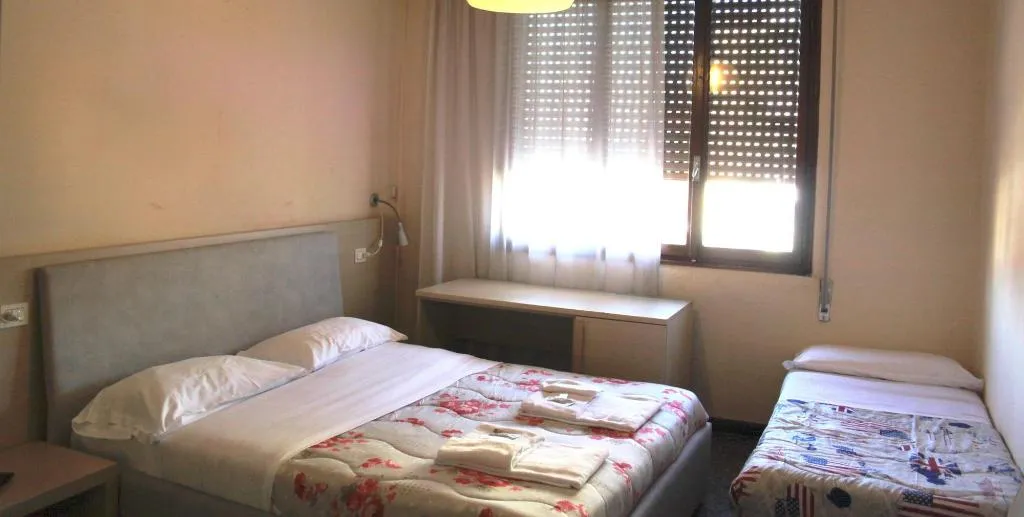 Room, Colombo Hotel & Hostel For Backpackers, Venice
