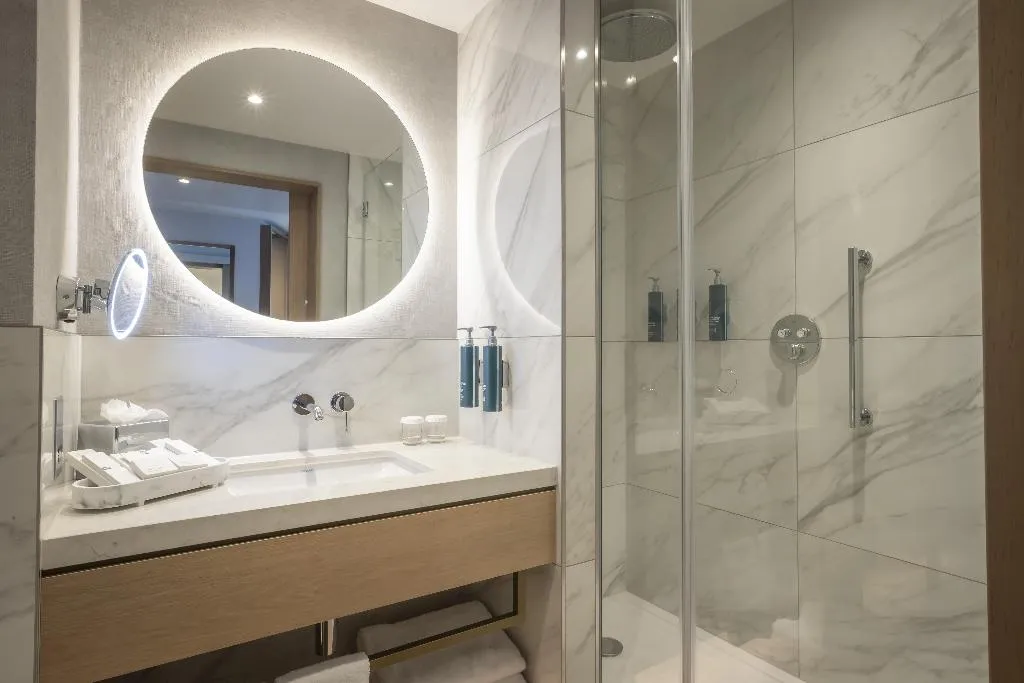 TRIPLE DELUXE Room, Hilton Dublin Charlemont, Dublin