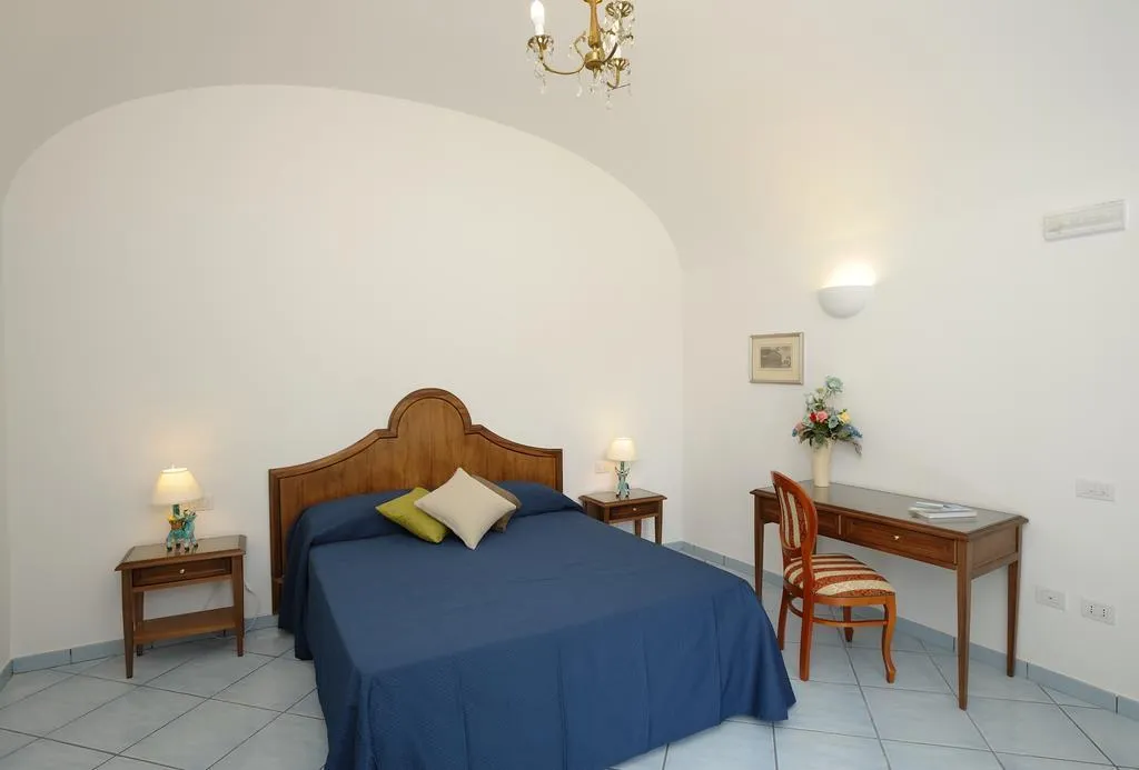 Room, Il Ducato Di Ravello, Naples