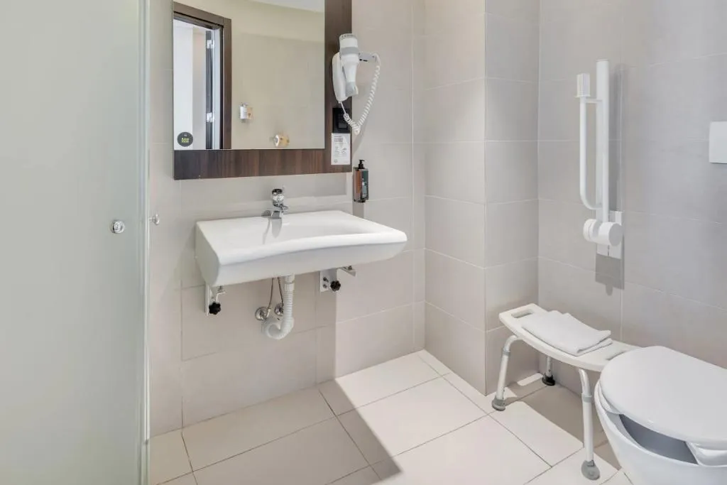 TWIN Accessible Room, B&B Hotel Milano San Siro, Milan