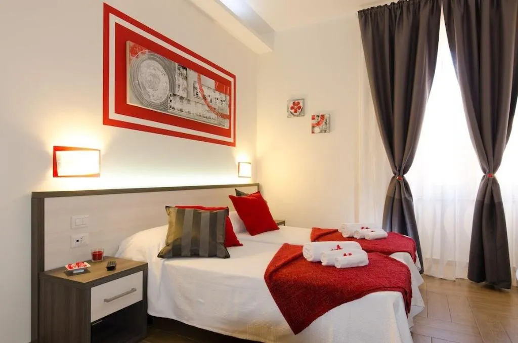 Room, Gemme Di Roma, Naples