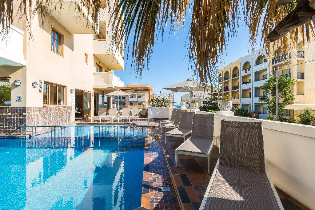 Pool, Theartemis Palace, Crete