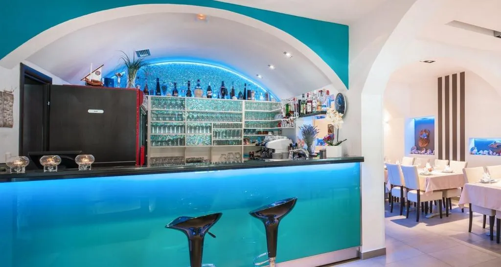 Bar, Fortuna, Split
