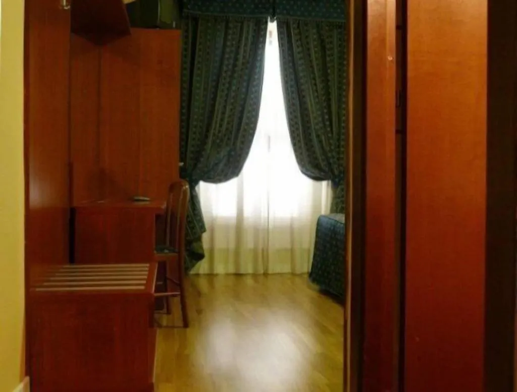 SINGLE STANDARD Room, Hotel Fenicia, Naples