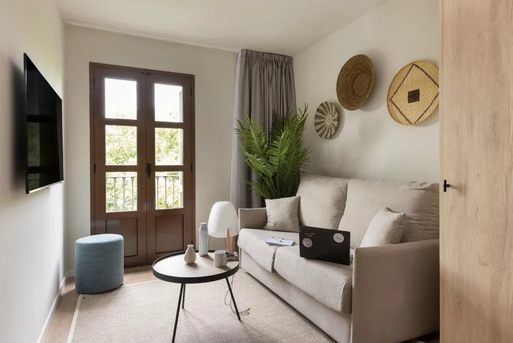 APARTMENT WITH BALCONY Room, Libere Barcelona Sant Antoni, Barcelona