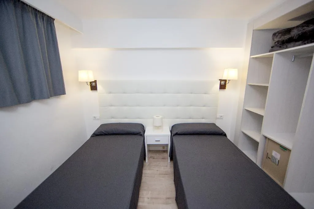 APARTMENT CAPACITY 4 ONE BEDROOM Room, Pierre & Vacances Mallorca Portofino, Majorca