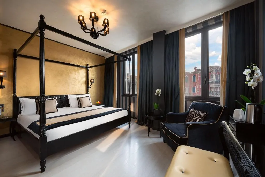 DOUBLE SUPERIOR WITH VIEWS Room, Carnival Palace, Venice