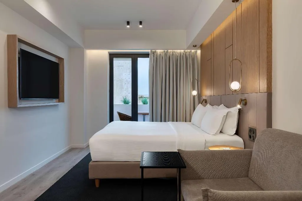 DOUBLE DELUXE KING BED Room, Hilton Garden Inn Athens Syggrou Avenue, Athens