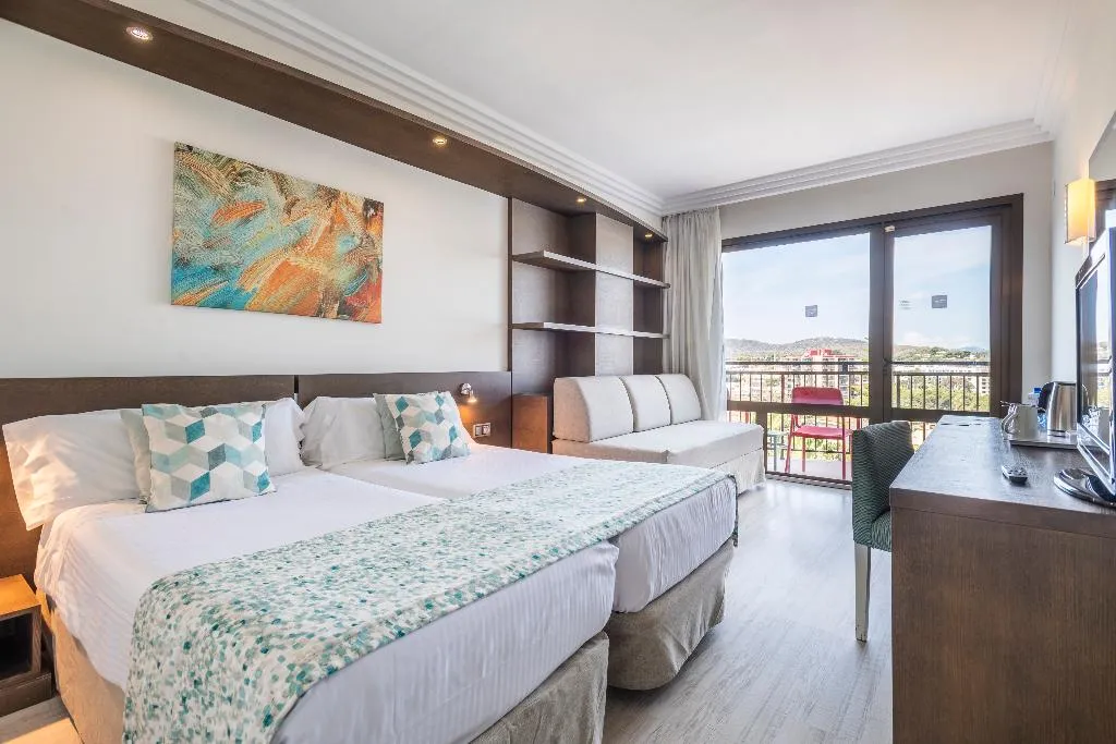 TRIPLE COMFORT Room, Leonardo Royal Hotel Mallorca, Majorca
