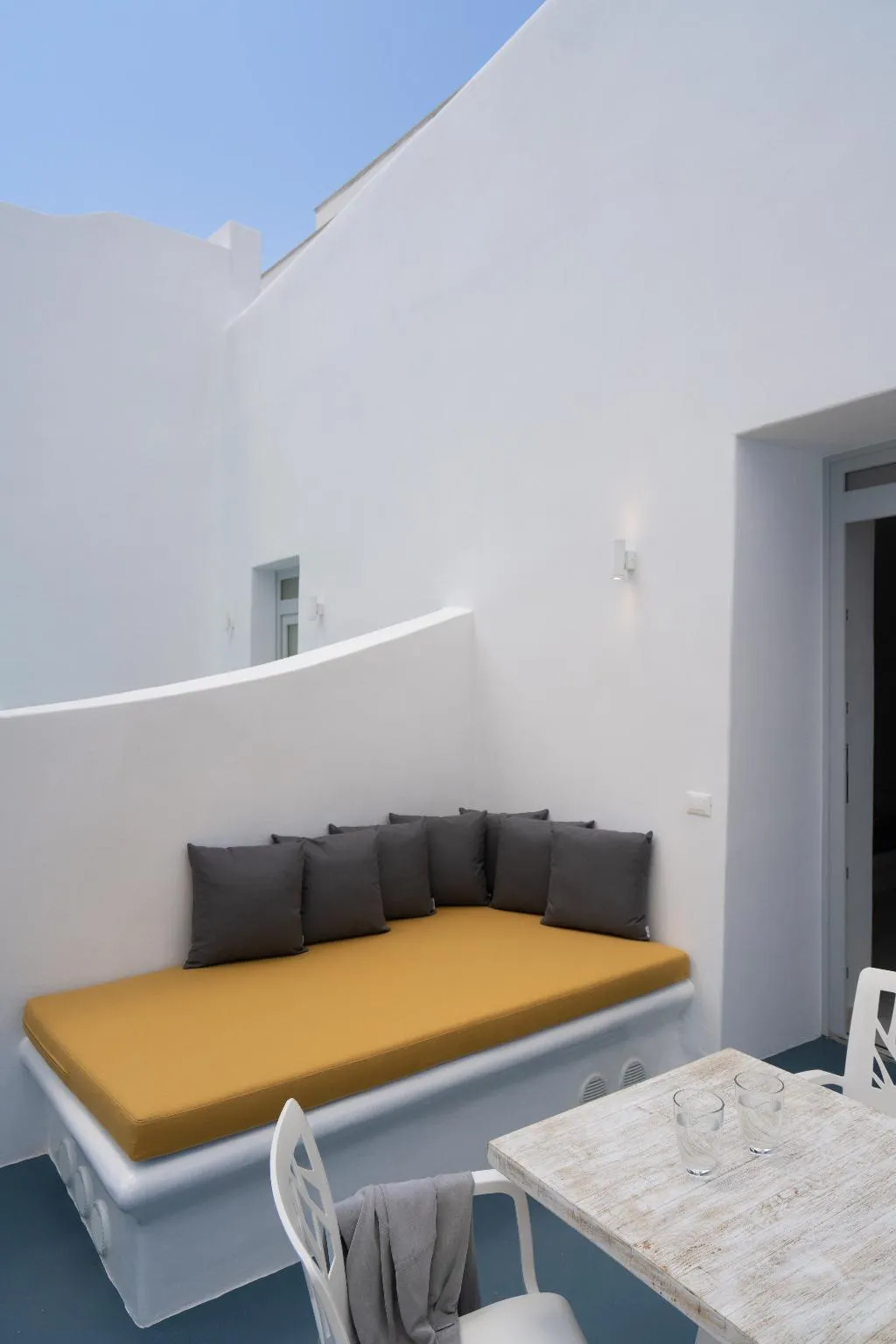 SUITE CAPACITY 5 ONE BEDROOM Room, White Concept Caves, Santorini