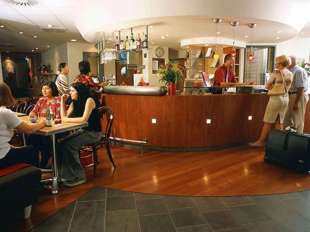 Bar, Novotel Suites Wien City Donau, Vienna